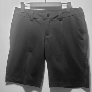 Lululemon Athletica Black Women's Golf Shorts Size 8 NWOT
